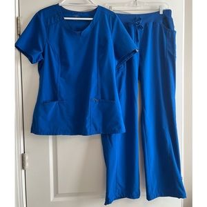 Cherokee Infinity Scrub Set - Royal size L. EUC